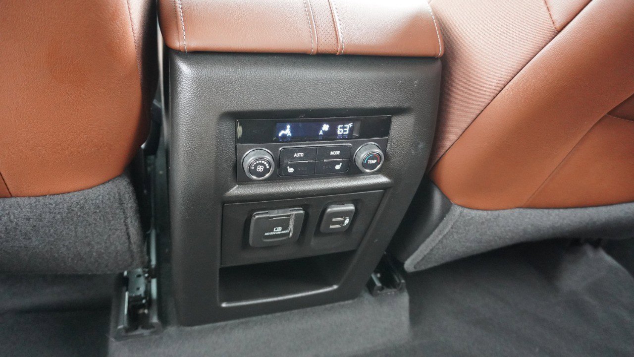 Used 2018 Chevrolet Traverse High Country w/ LPO, Floor Liner Package AWD/4WD image 35