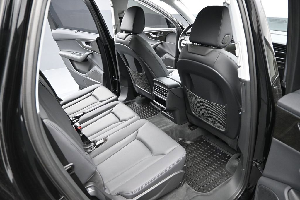 Used 2022 Audi Q7 3.0T Prestige AWD/4WD image 12