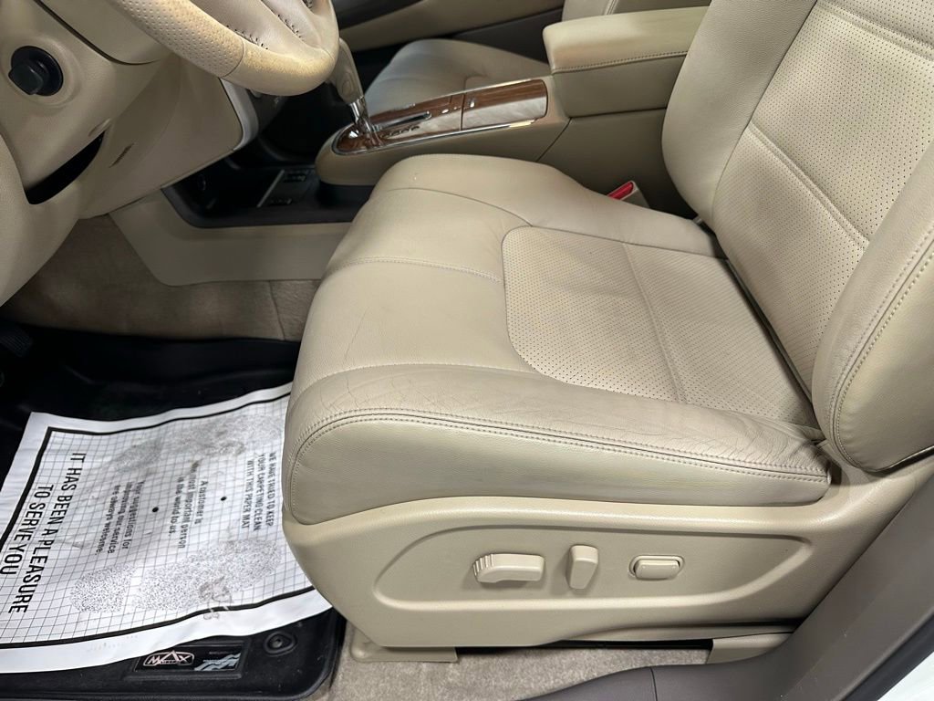 Used 2014 Nissan Murano LE w/ Platinum Edition Package image 13