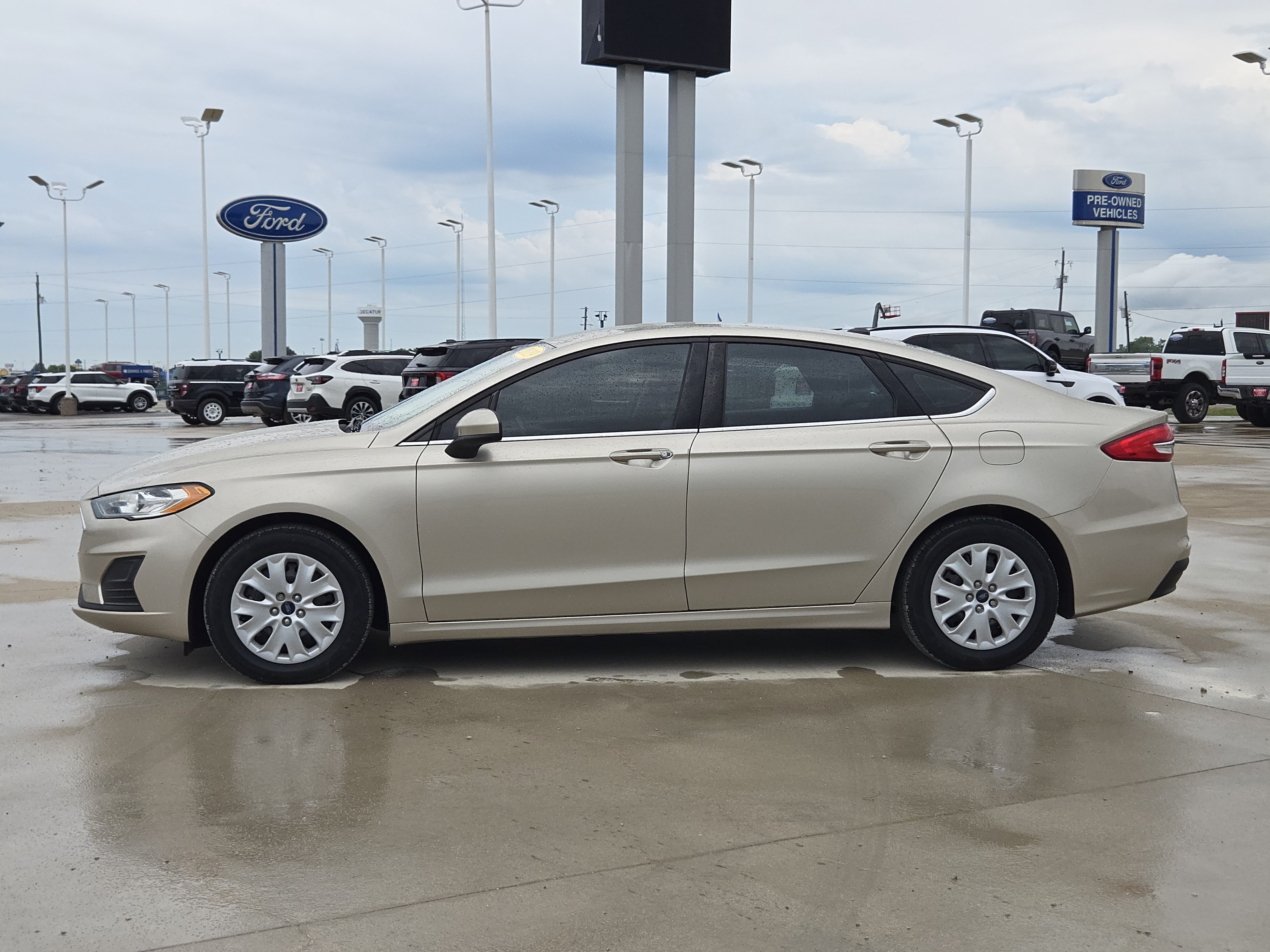 Used 2019 Ford Fusion S FWD image 4
