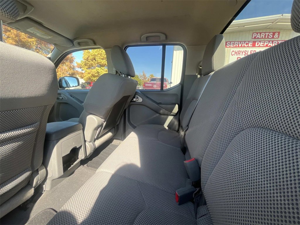 Used 2020 Nissan Frontier SV w/ Midnight Edition Floor Mats image 13