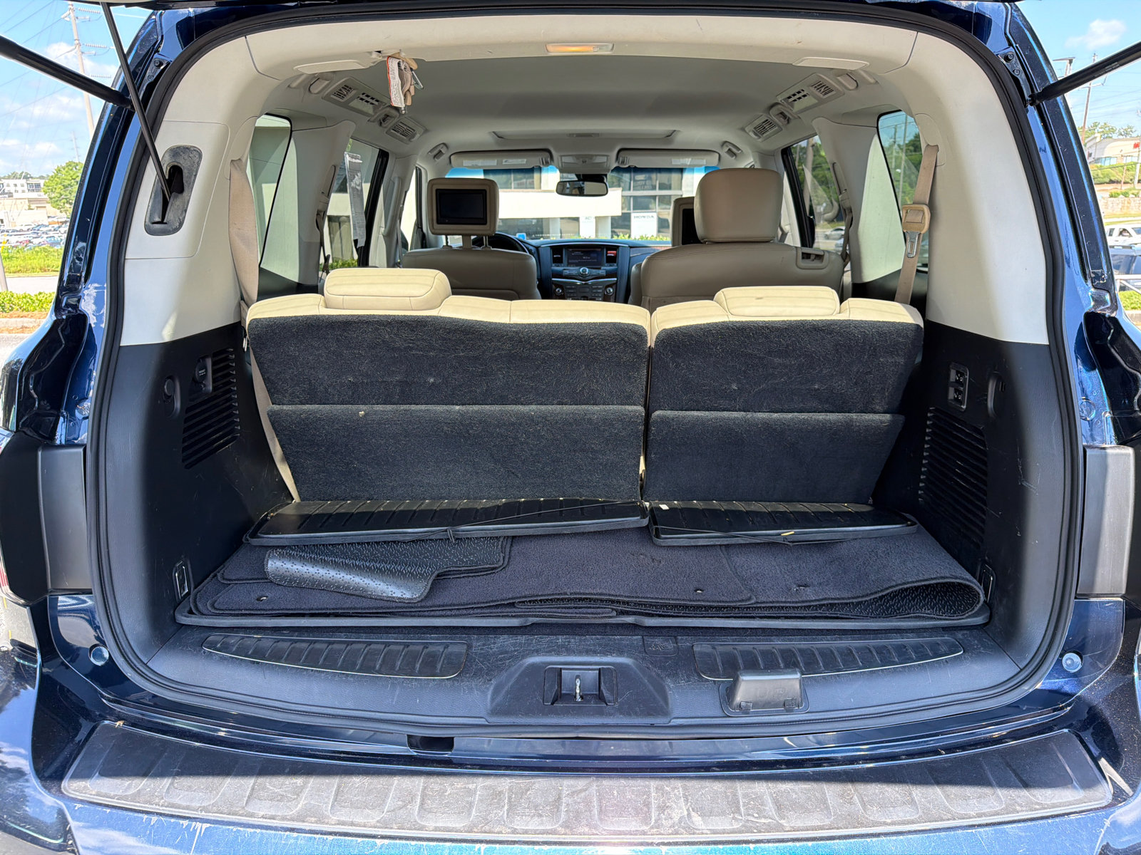 Used 2017 Nissan Armada Platinum w/ Captain Seat Package RWD image 18