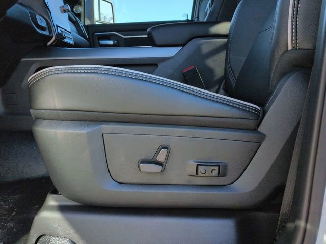 New 2026 RAM 5500 4x4 Crew Cab w/ Laramie Trim Package image 19