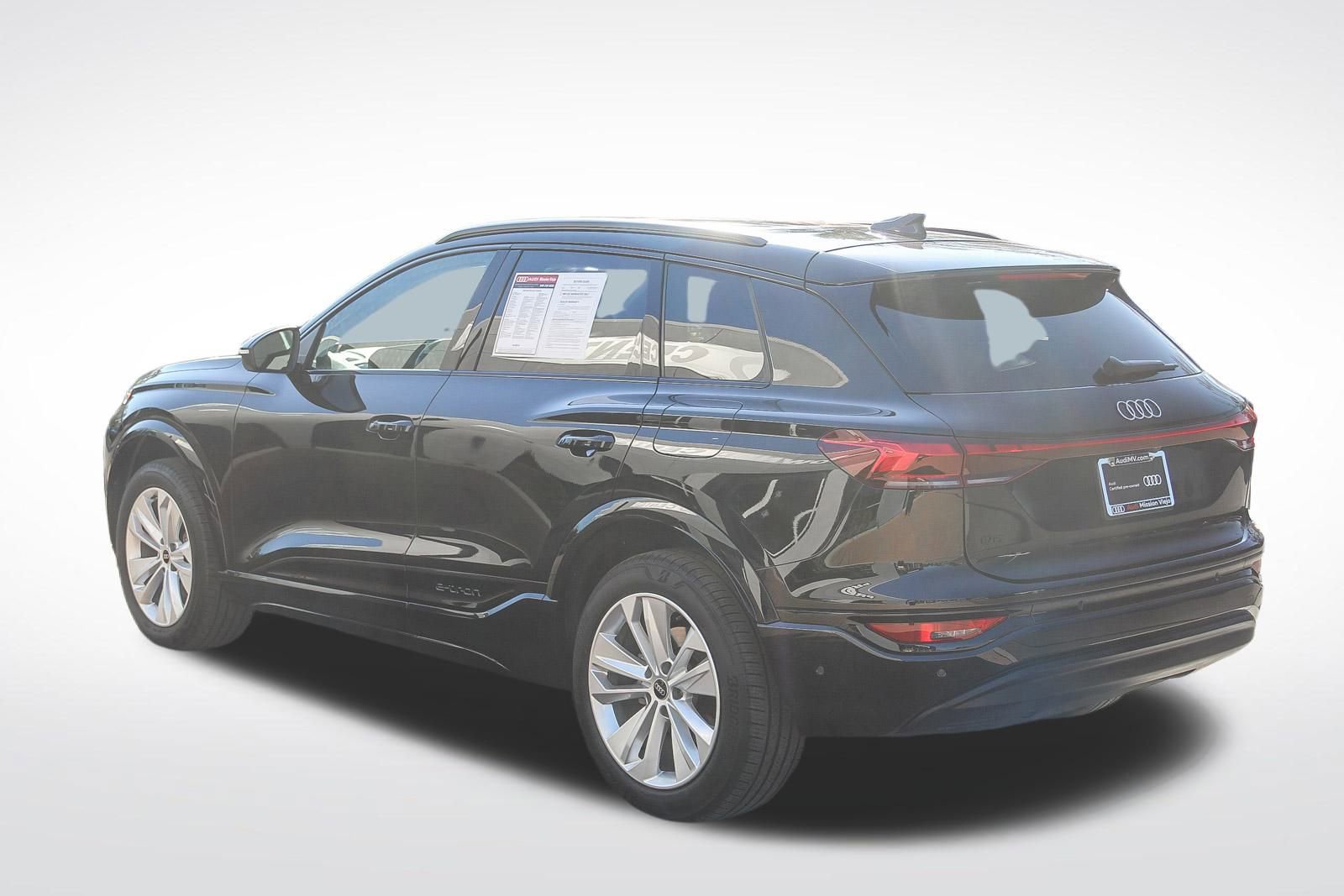 Certified 2025 Audi Q6 e-tron Premium w/ Convenience Package image 8