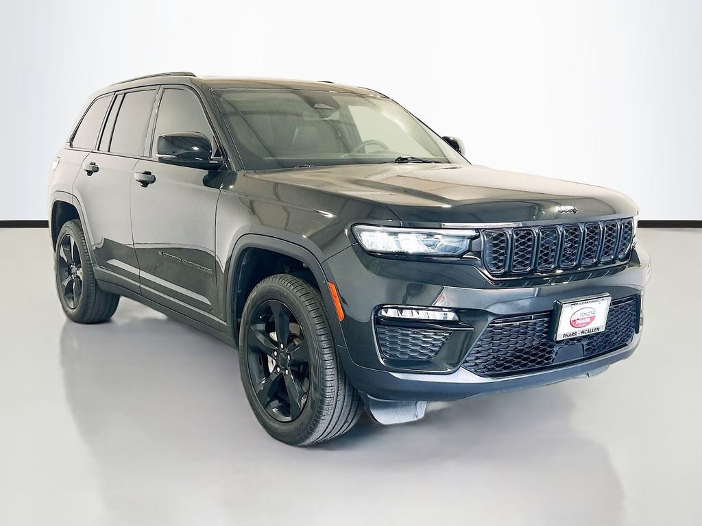 Used 2024 Jeep Grand Cherokee Limited w/ Black Appearance Package AWD/4WD image 3