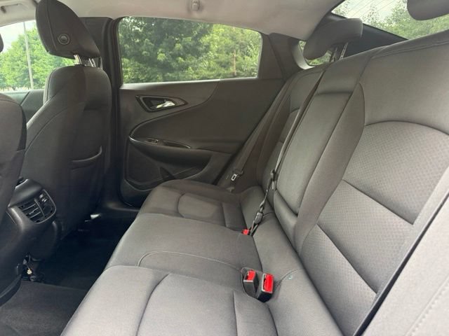 Used 2018 Chevrolet Malibu LT FWD image 13