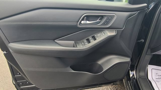 Used 2025 Nissan Rogue Platinum AWD/4WD image 10