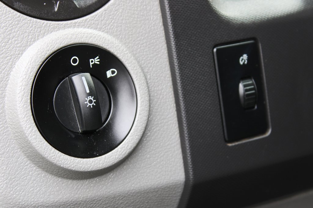 Used 2014 Ford E-350 and Econoline 350 Super Duty w/ Power Windows & Locks Group image 20