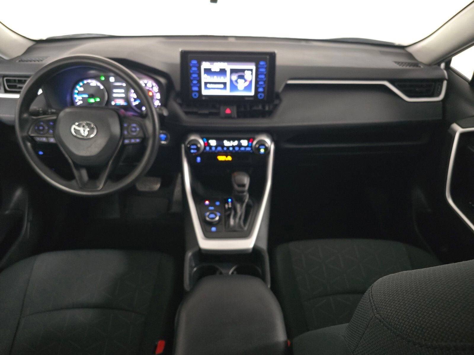 Used 2020 Toyota RAV4 XLE w/ Carpet Mat Package image 30