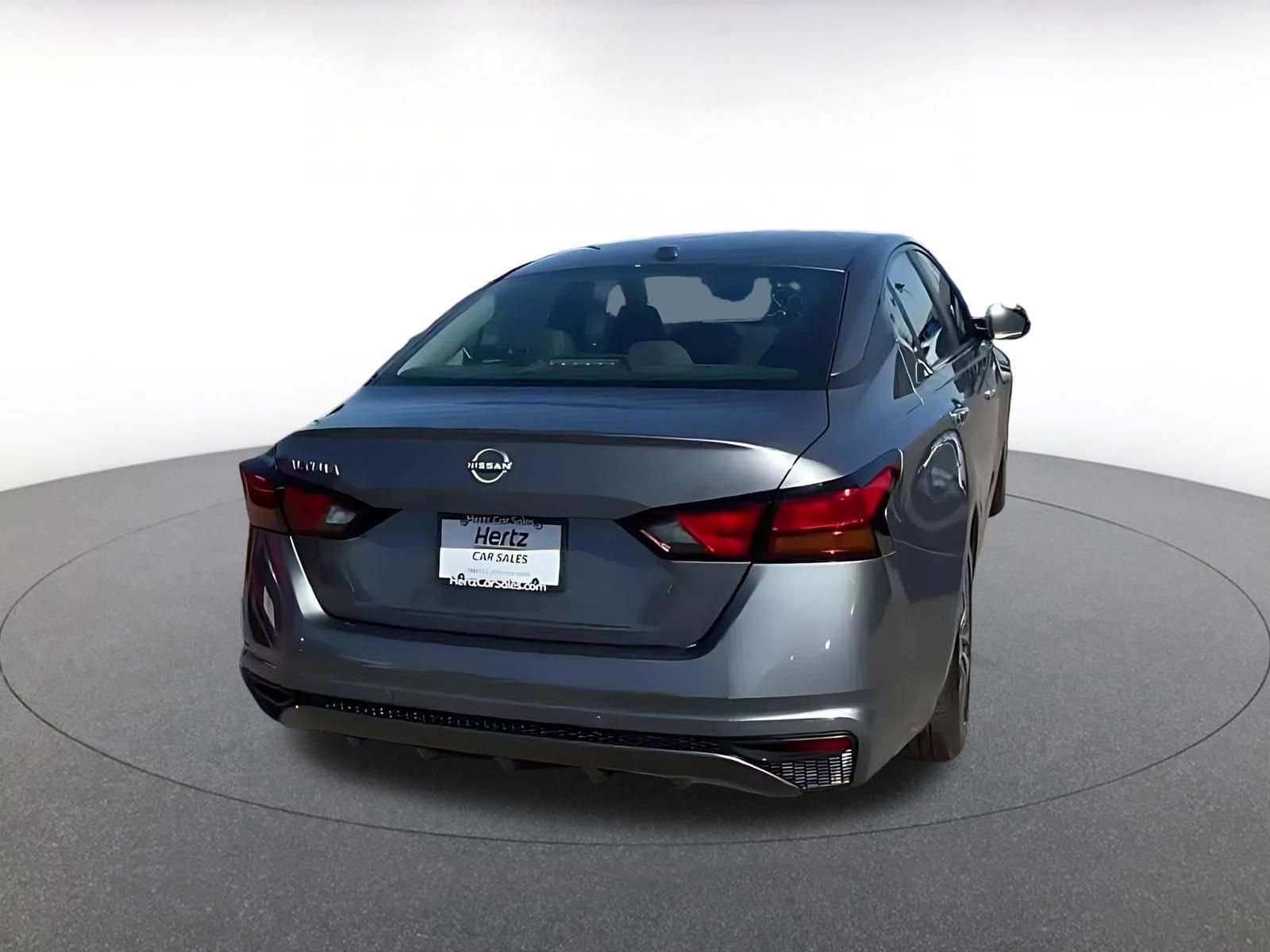 Used 2025 Nissan Altima 2.5 SV image 14