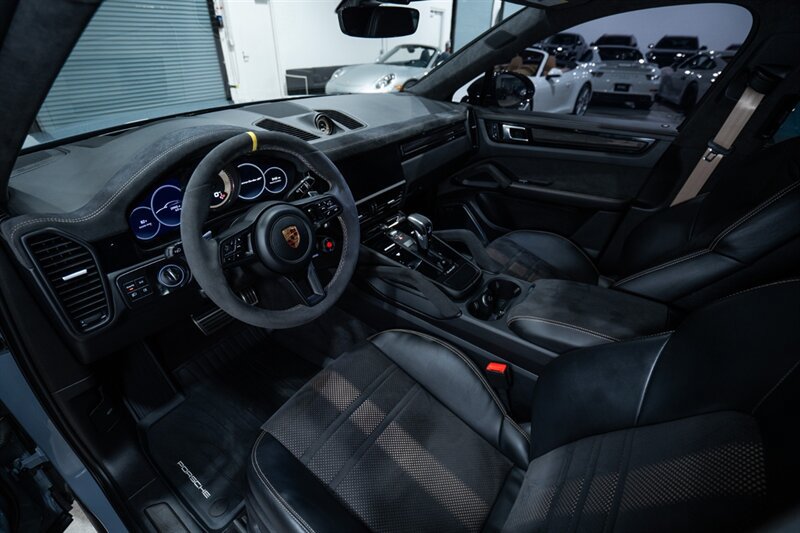 Used 2022 Porsche Cayenne Turbo GT AWD/4WD image 18