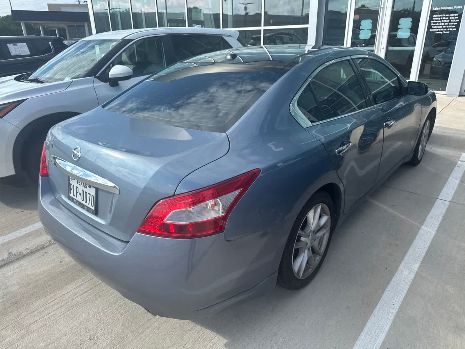 Used 2011 Nissan Maxima 3.5 SV w/ Premium Pkg FWD image 4