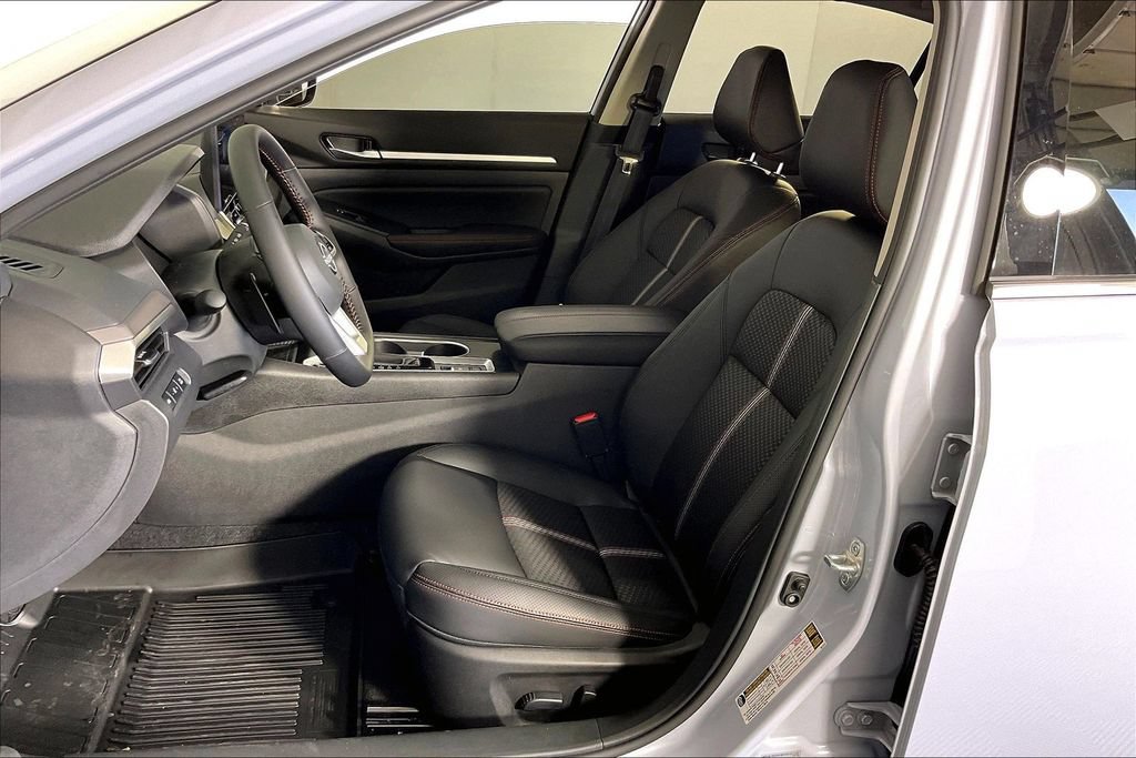 New 2026 Nissan Altima 2.5 SR AWD/4WD image 13