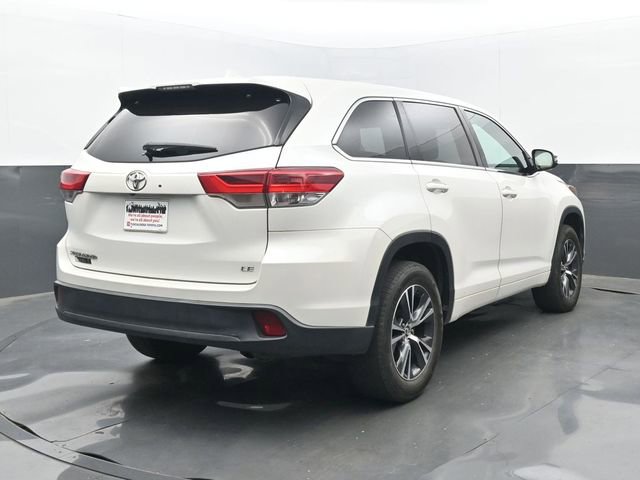 Used 2018 Toyota Highlander Plus FWD image 6