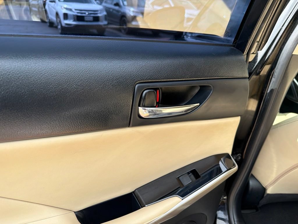 Used 2015 Lexus IS 250 RWD image 32