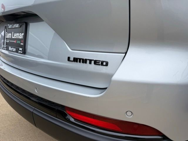 New 2025 Jeep Grand Cherokee Limited w/ Black Appearance Package image 10