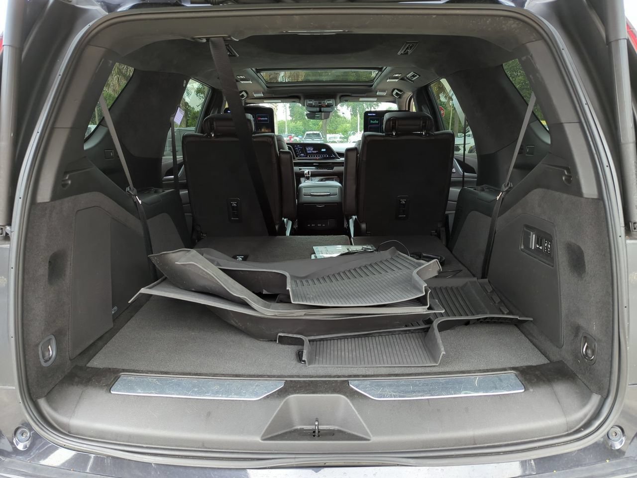 Certified 2023 Cadillac Escalade Premium Luxury Platinum AWD/4WD image 23