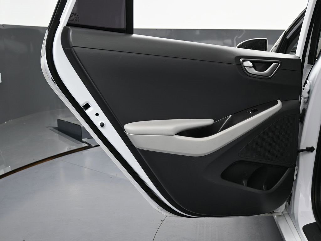 Used 2021 Hyundai Ioniq SE image 36