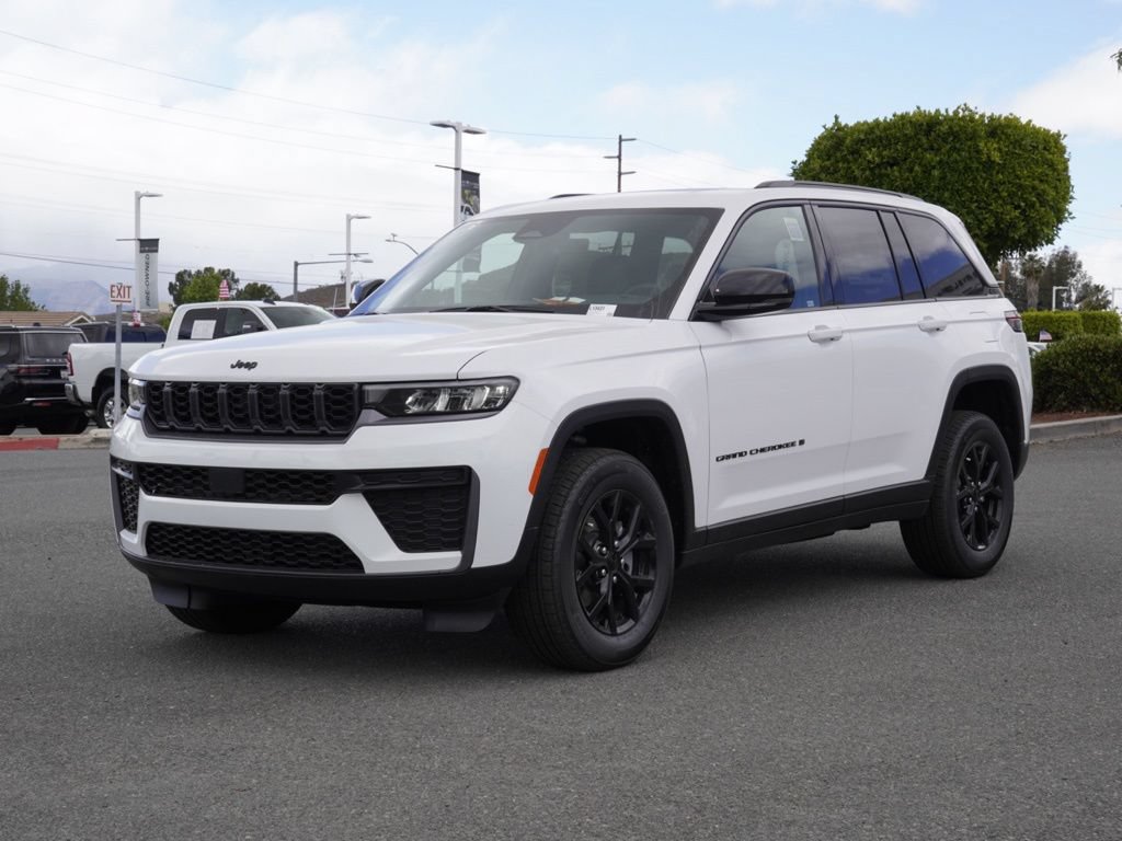 New 2026 Jeep Grand Cherokee Altitude AWD/4WD image 8
