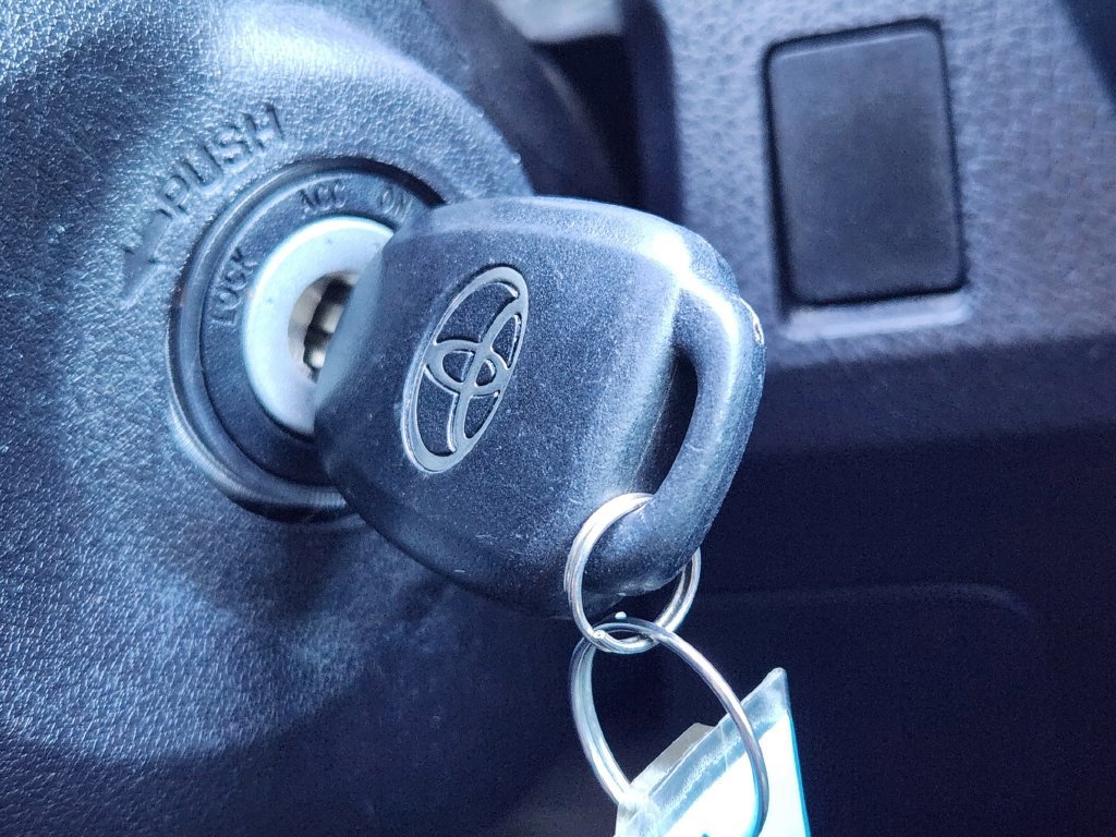 Used 2015 Toyota RAV4 XLE FWD image 29