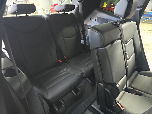 Used 2025 Cadillac XT6 Luxury image 15