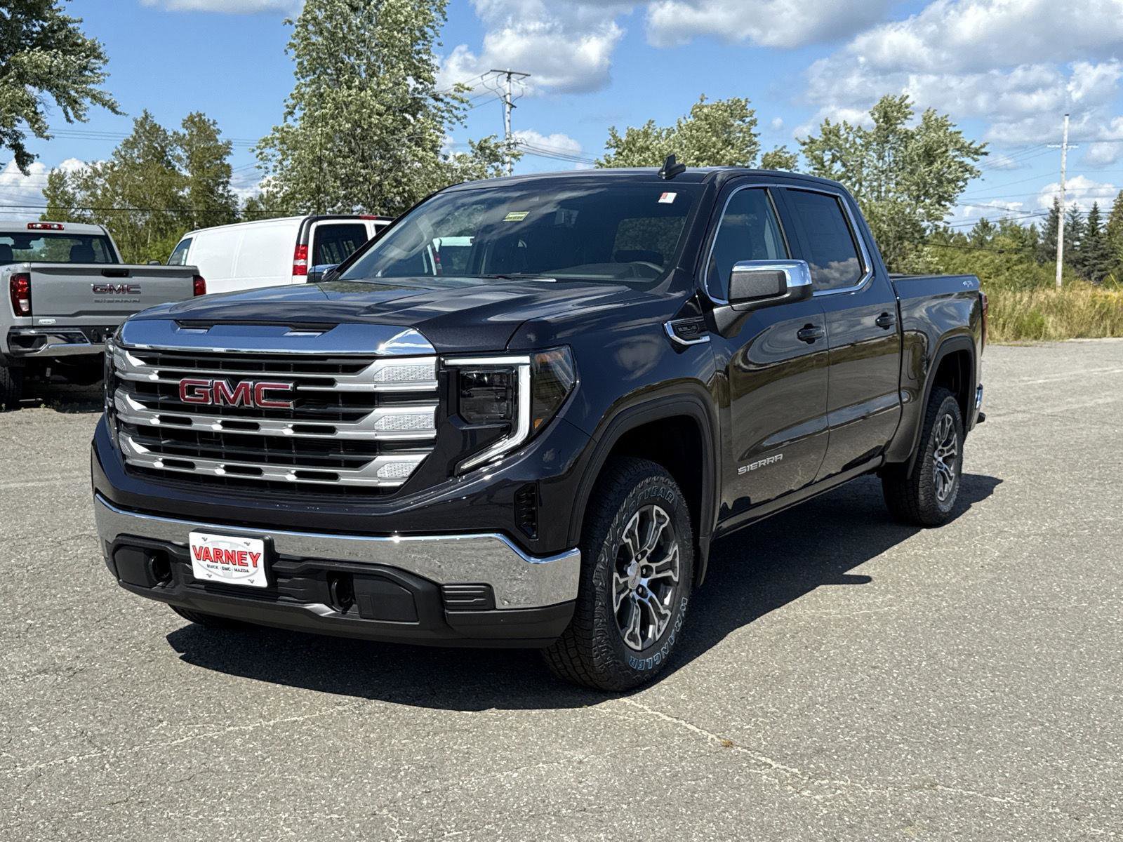 New 2025 GMC Sierra 1500 SLE