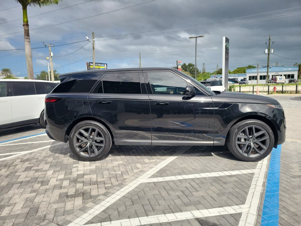 Certified 2024 Land Rover Range Rover Sport SE AWD/4WD image 6