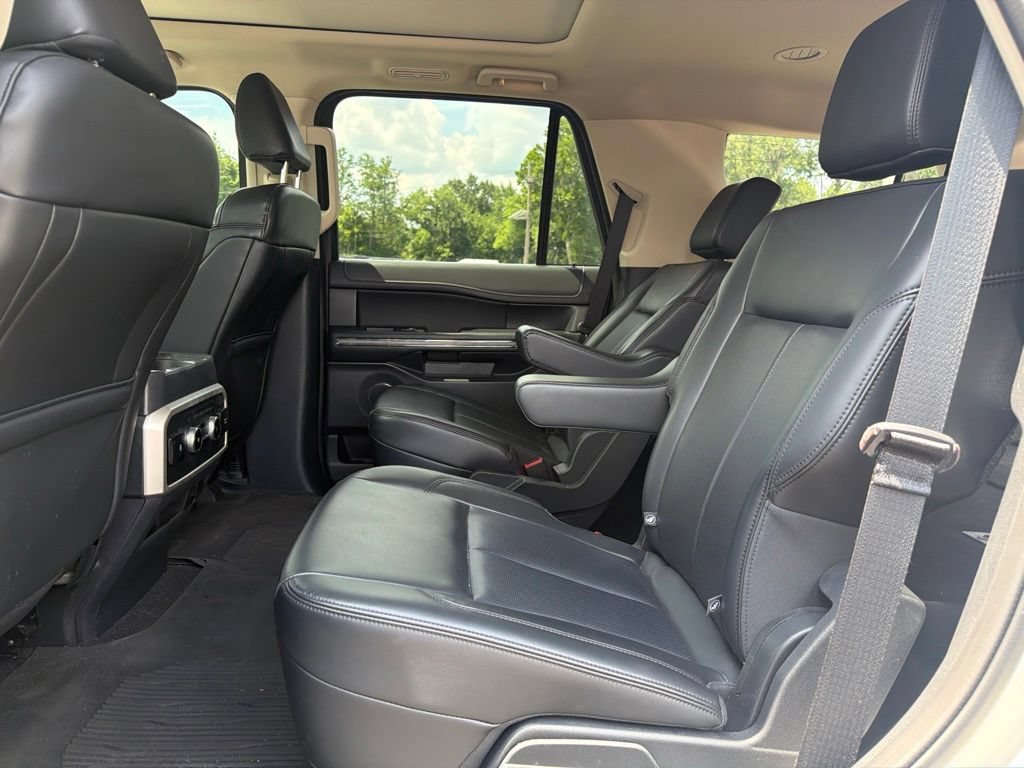 Used 2023 Ford Expedition XLT AWD/4WD image 8