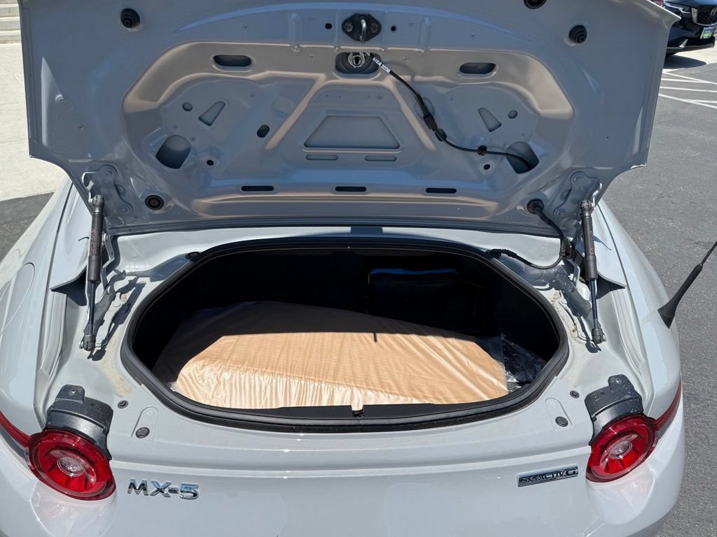 New 2026 MAZDA MX-5 Miata RF Grand Touring w/ Weather Package RWD image 9