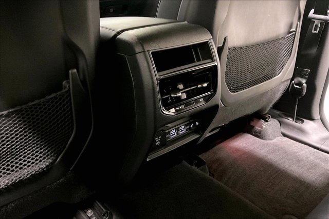 Used 2023 Jeep Grand Cherokee Overland image 34