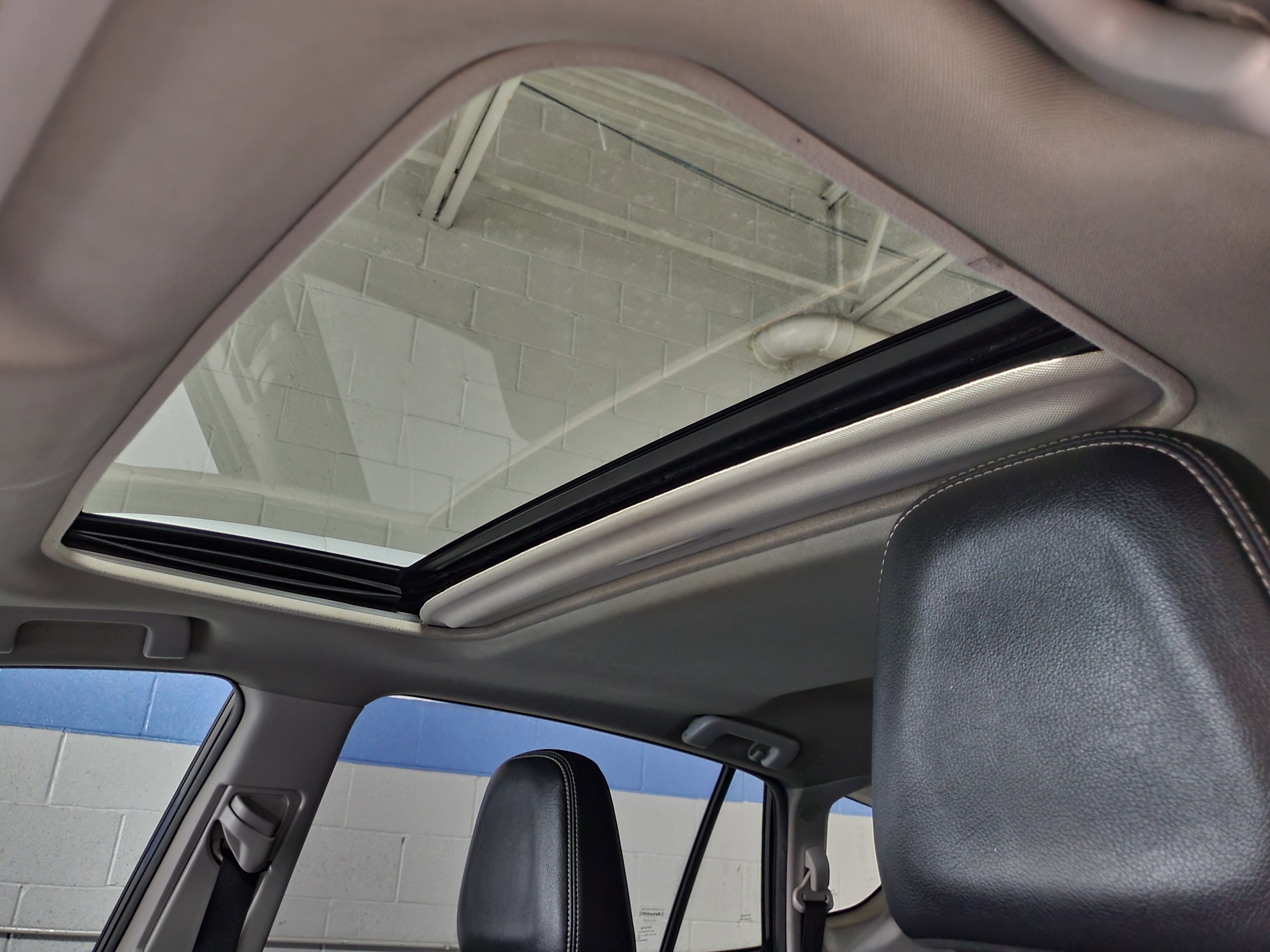 Used 2015 Toyota RAV4 Limited w/ Technology Package AWD/4WD image 15