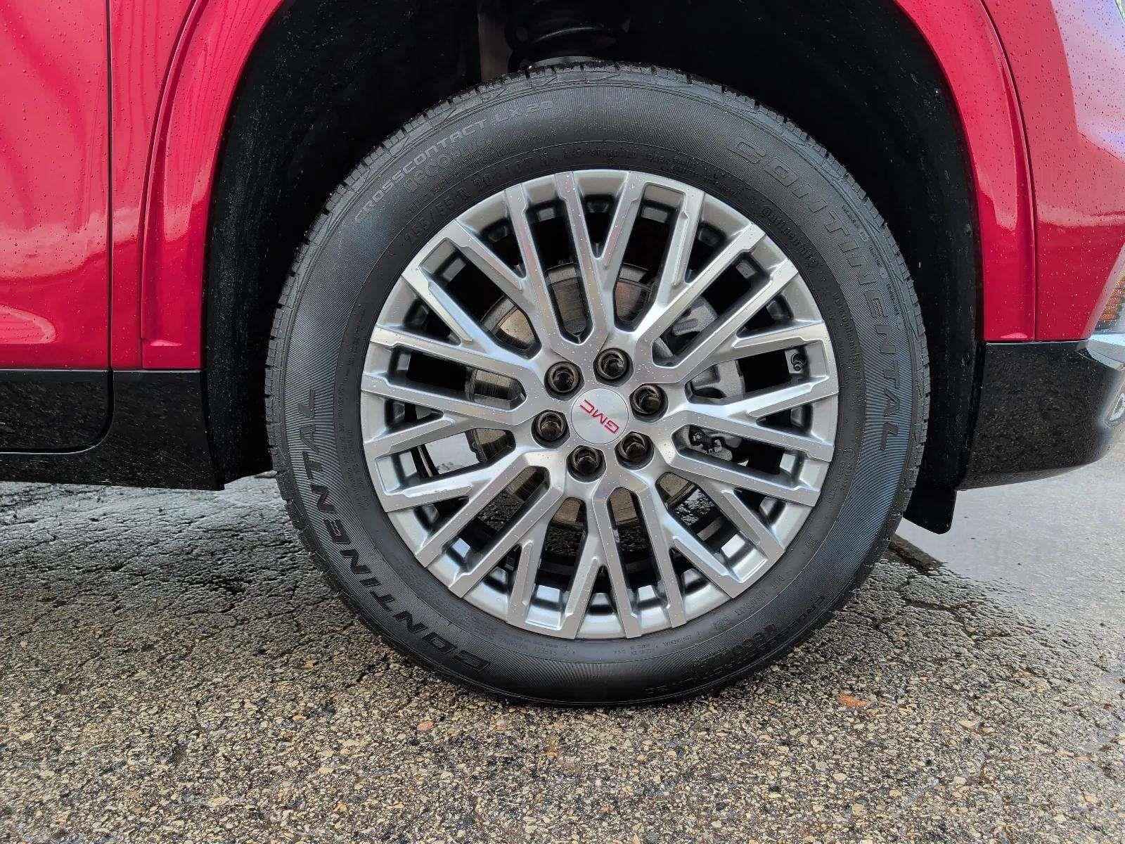 Used 2025 GMC Acadia Denali image 26