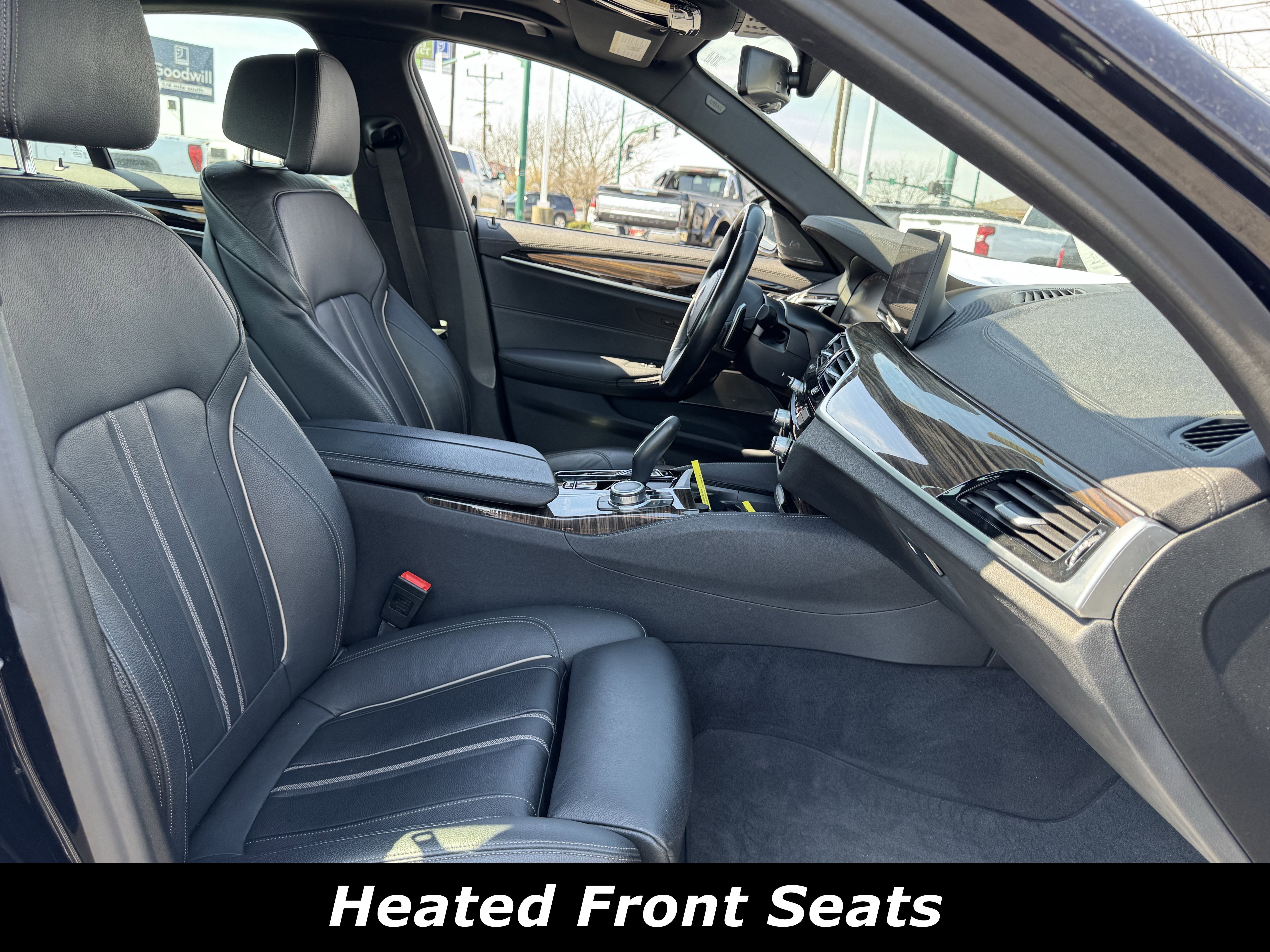 Used 2022 BMW M550i xDrive image 4