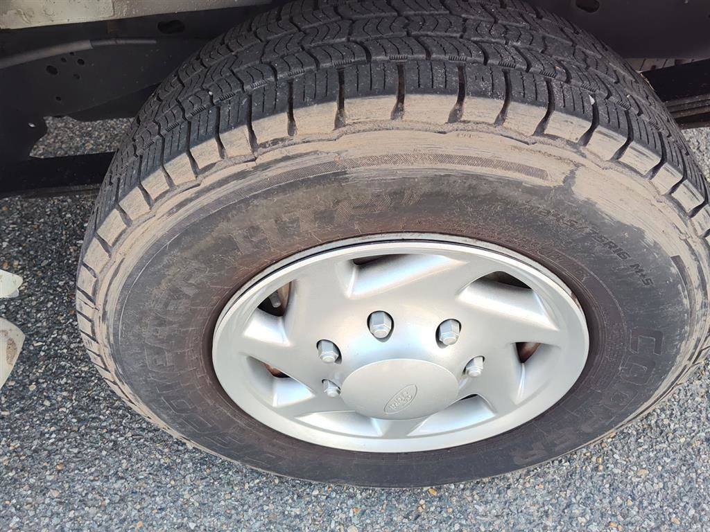 Used 2014 Ford E-250 and Econoline 250 w/ Power Group image 9