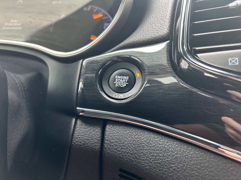 Used 2019 Jeep Grand Cherokee Trailhawk w/ Trailhawk Luxury Group image 34