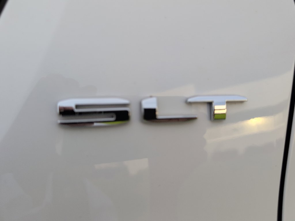 Used 2023 GMC Acadia SLT image 9