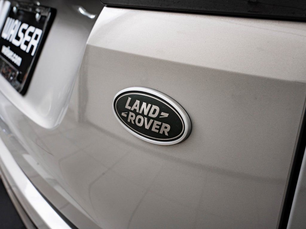 Used 2023 Land Rover Range Rover Evoque R-Dynamic SE AWD/4WD image 18