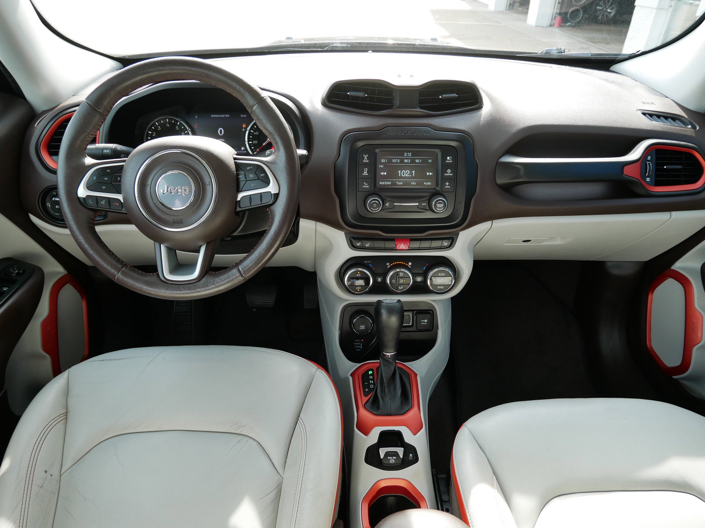 Used 2017 Jeep Renegade Limited image 10