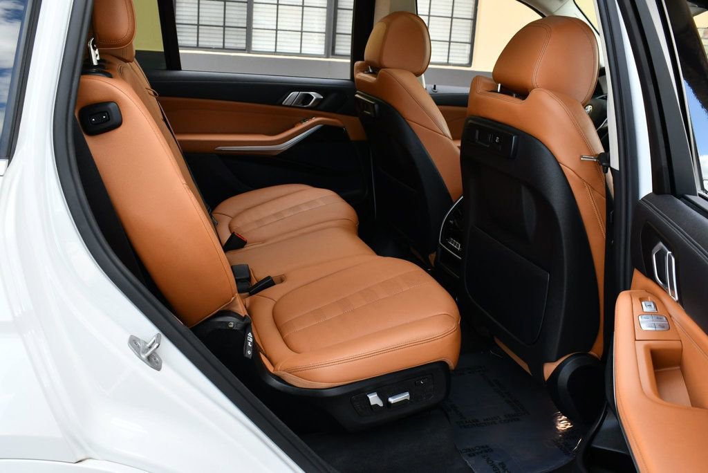 Used 2021 BMW X7 xDrive40i w/ Premium Package 2 image 21
