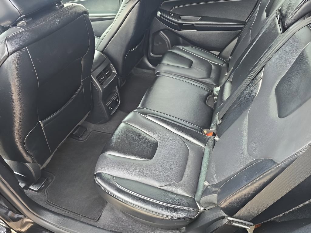 Used 2022 Ford Edge Titanium image 25