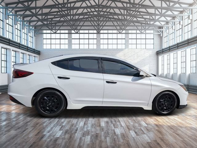 Used 2019 Hyundai Elantra SE w/ Cargo Package FWD image 3