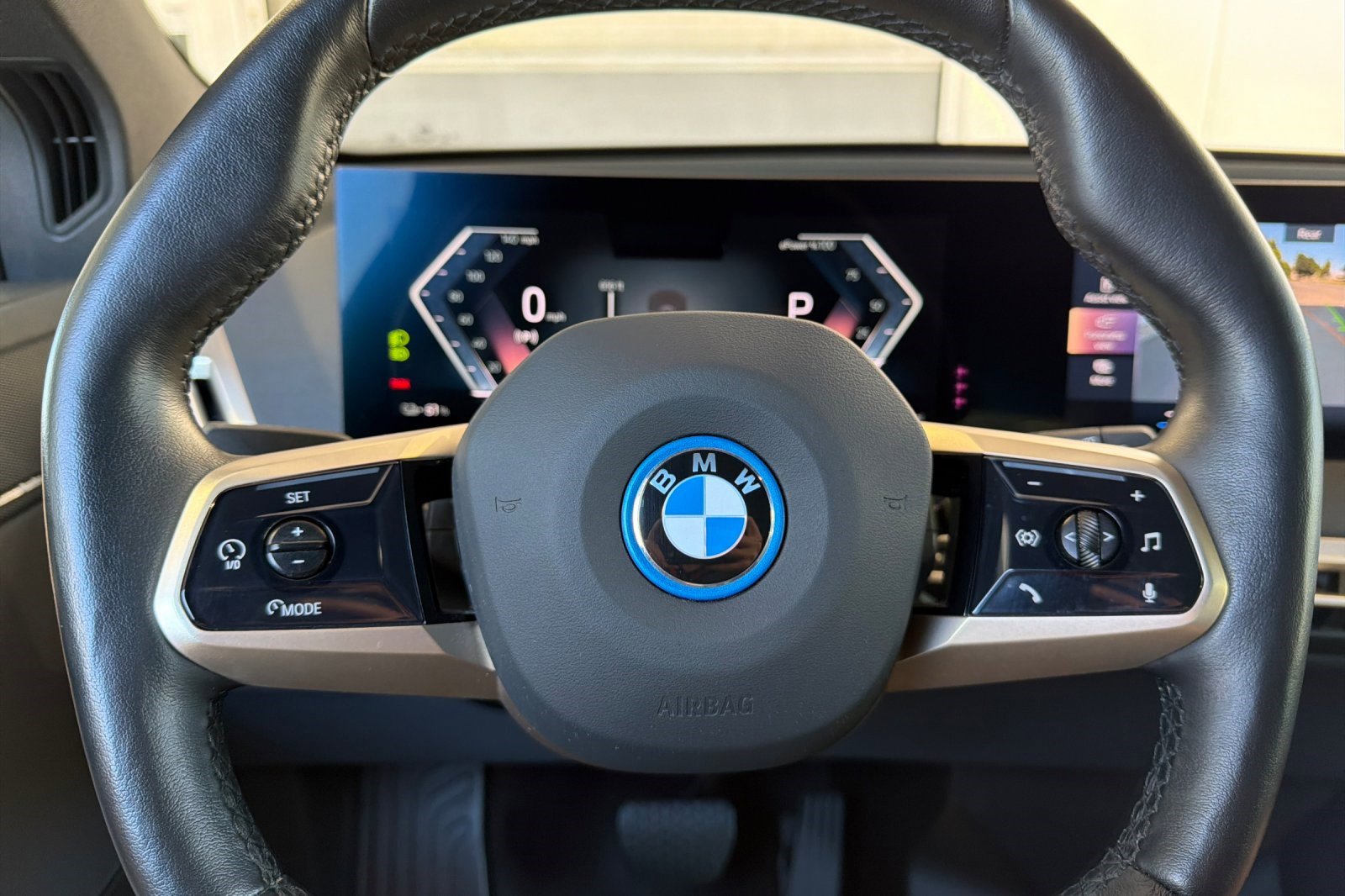 Used 2023 BMW iX xDrive50 w/ Sport Package AWD/4WD image 31