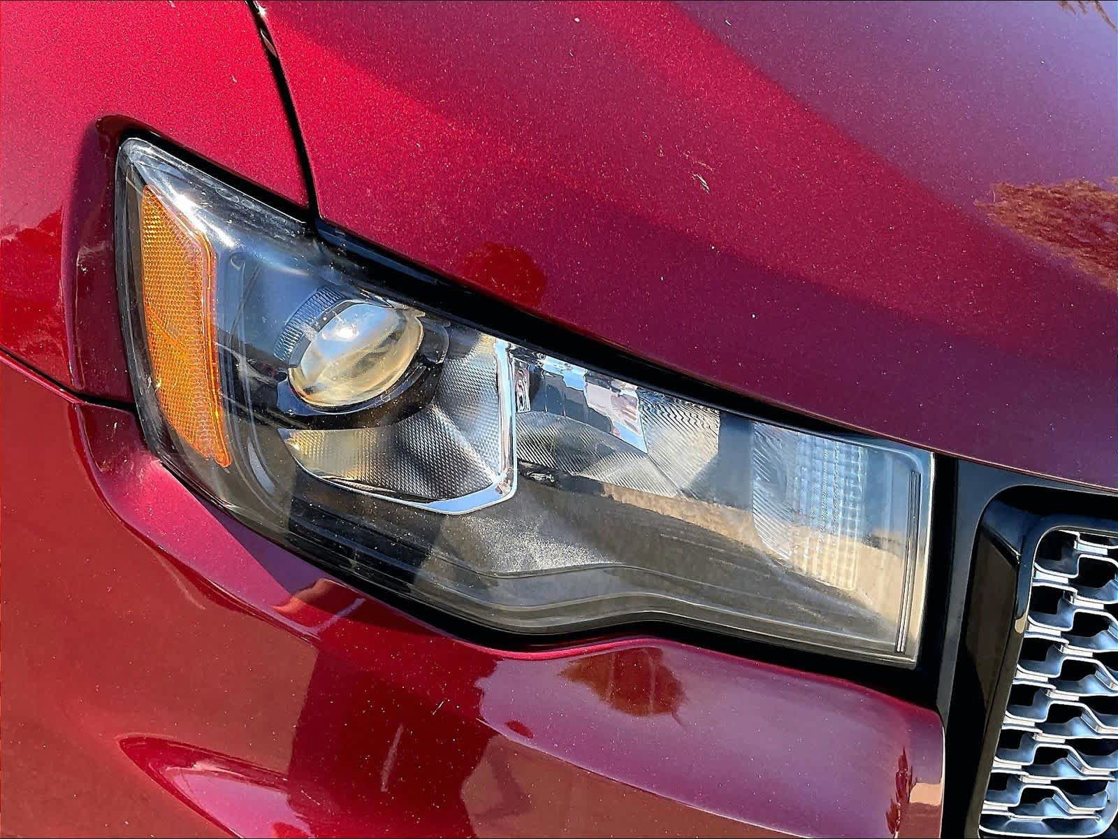 Used 2022 Jeep Grand Cherokee Laredo X image 27