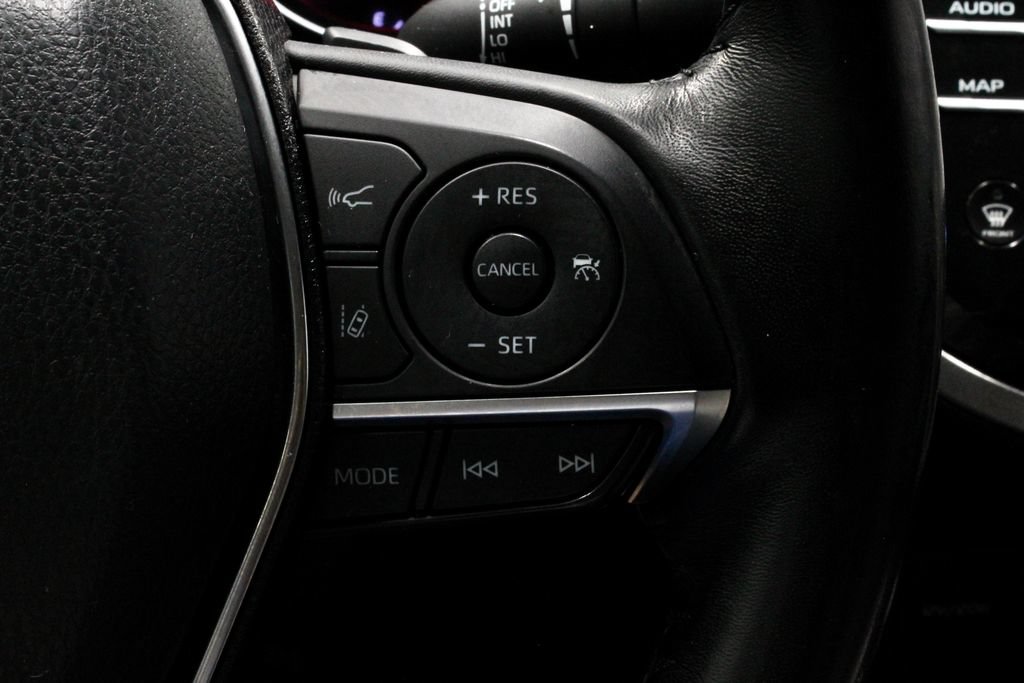 Used 2020 Toyota Camry XSE FWD image 28
