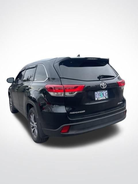 Used 2017 Toyota Highlander XLE image 8