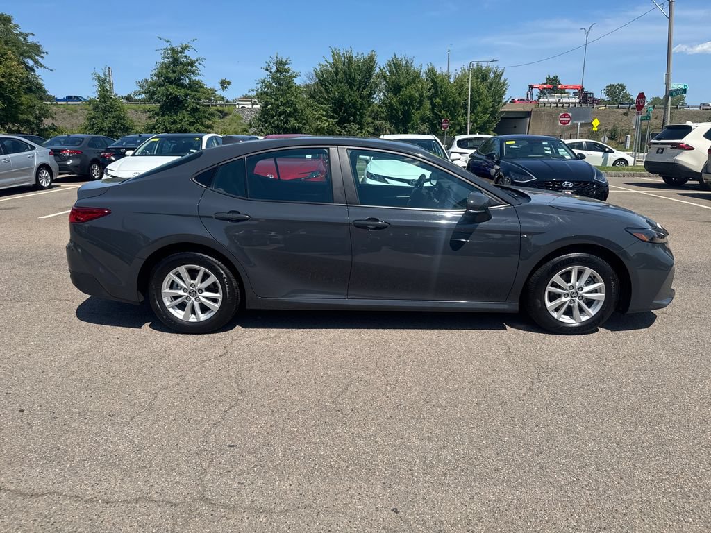 Used 2025 Toyota Camry LE AWD/4WD image 8
