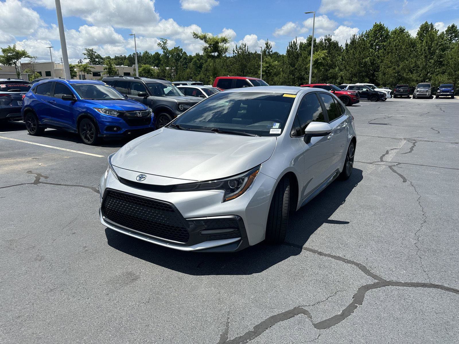 Used 2021 Toyota Corolla SE FWD image 2