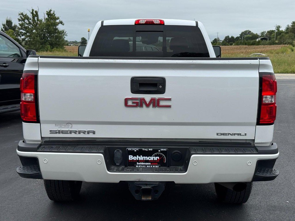 Used 2019 GMC Sierra 3500 Denali w/ Suspension Package, Off-Road AWD/4WD image 5