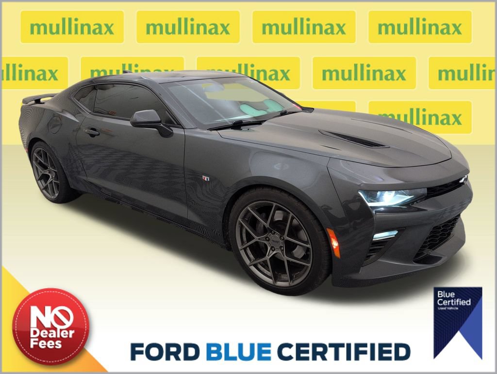 Used 2018 Chevrolet Camaro SS RWD image 1