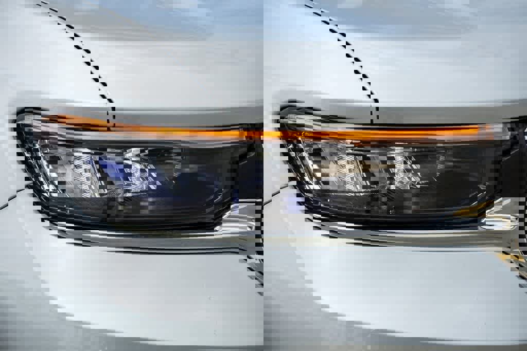 New 2024 Jeep Grand Cherokee Laredo X w/ Luxury Tech Group I image 8